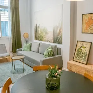 https://peaceful-central-apartment.1costadelsol.com